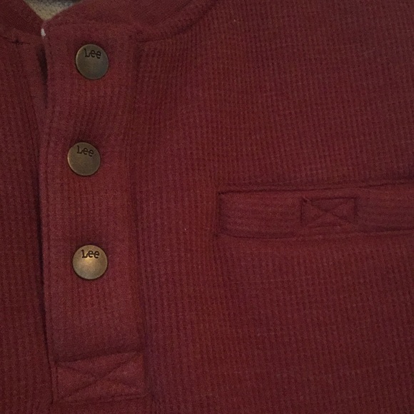 Lee - Picture 2 of 8